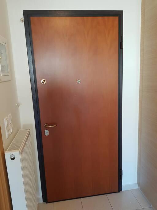 Relaxing City Center West Luxury Studio Каристос Экстерьер фото